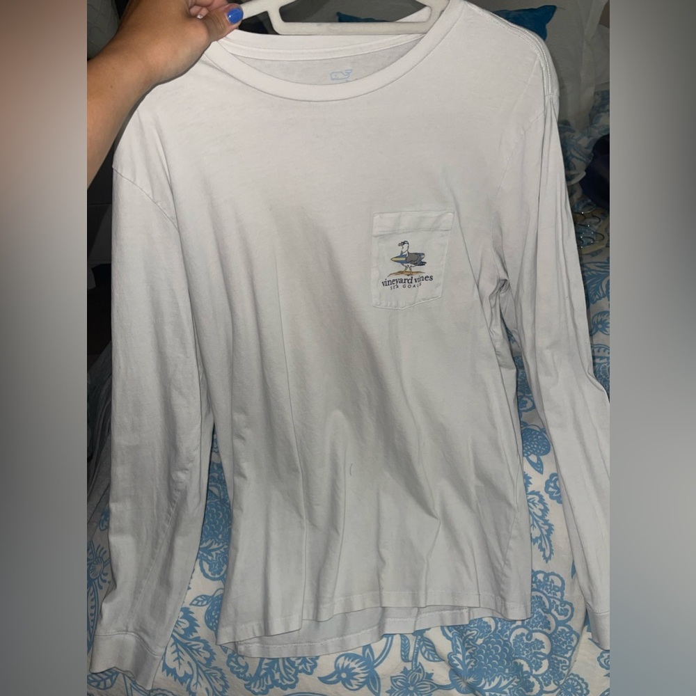 Vineyard vines t shirt